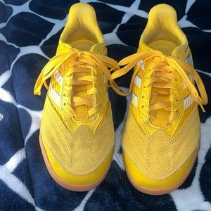 Adidas men’s size 7 Skateboarding shoes.